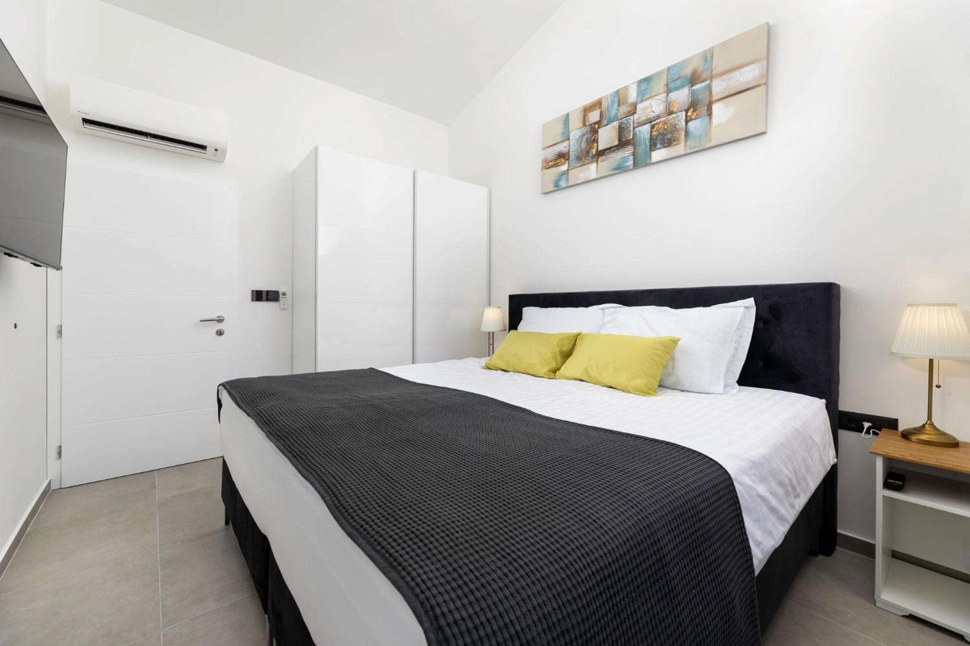 Luxury Villa Adria Apartments Крк Экстерьер фото